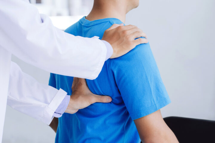 Come curare dolore alla spalla