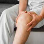 Dolore al ginocchio: Cause comuni e soluzioni ortopediche